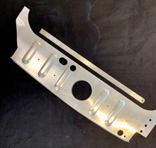 Load image into Gallery viewer, Fuselage Upper Door Frame Rib for Cessna 180 &amp; 185
